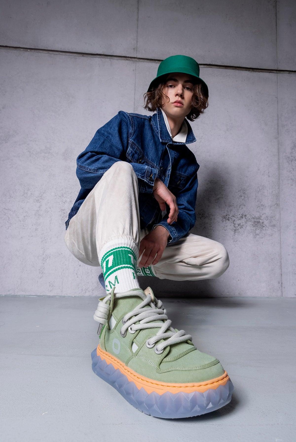 MIXCE Unisex High Top Sneakers For Women And Men - Oetziceman