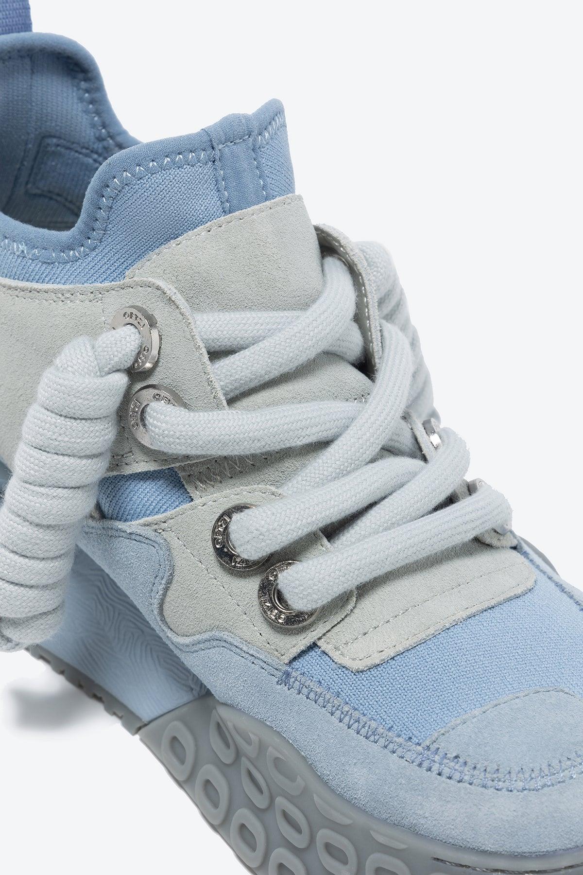 The Sassy - Oetziceman